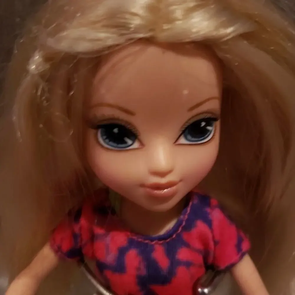 Moxie Girlz Poopsy Pets DI-avery Doll